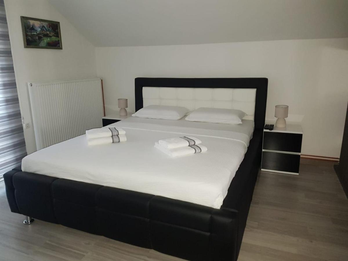 Apartmani Brigita Korenica Εξωτερικό φωτογραφία
