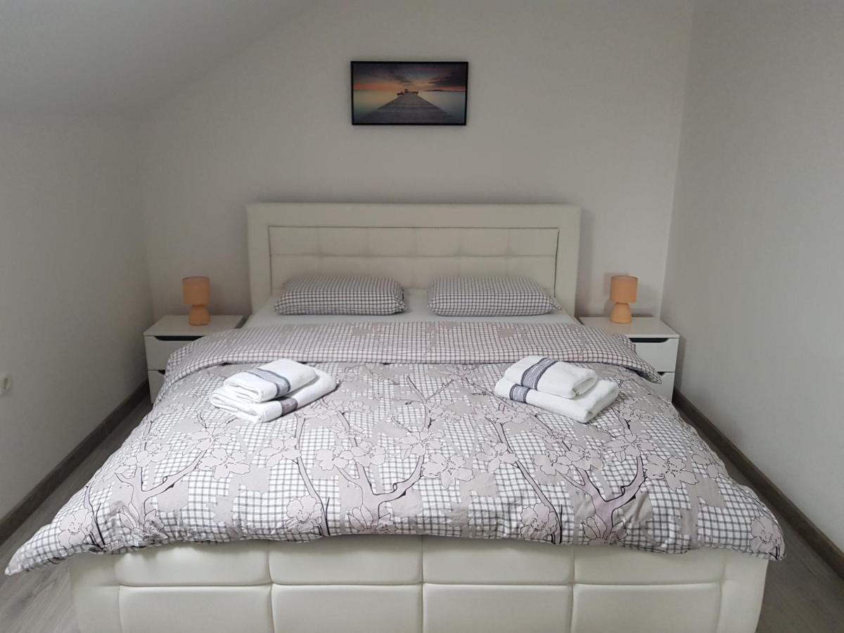 Apartmani Brigita Korenica Εξωτερικό φωτογραφία